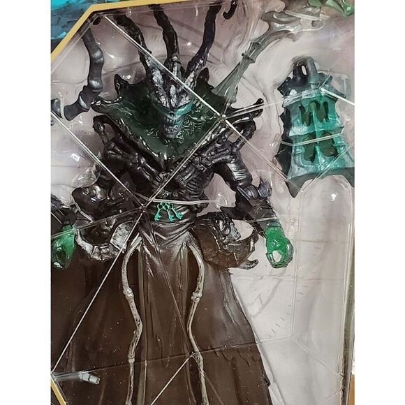LEAGUE OF LEGENDS CHAMPION COLLECTION THRESH ACTION FIGURE 1st EDITION EXCLUSIVE - Picture 2 of 8